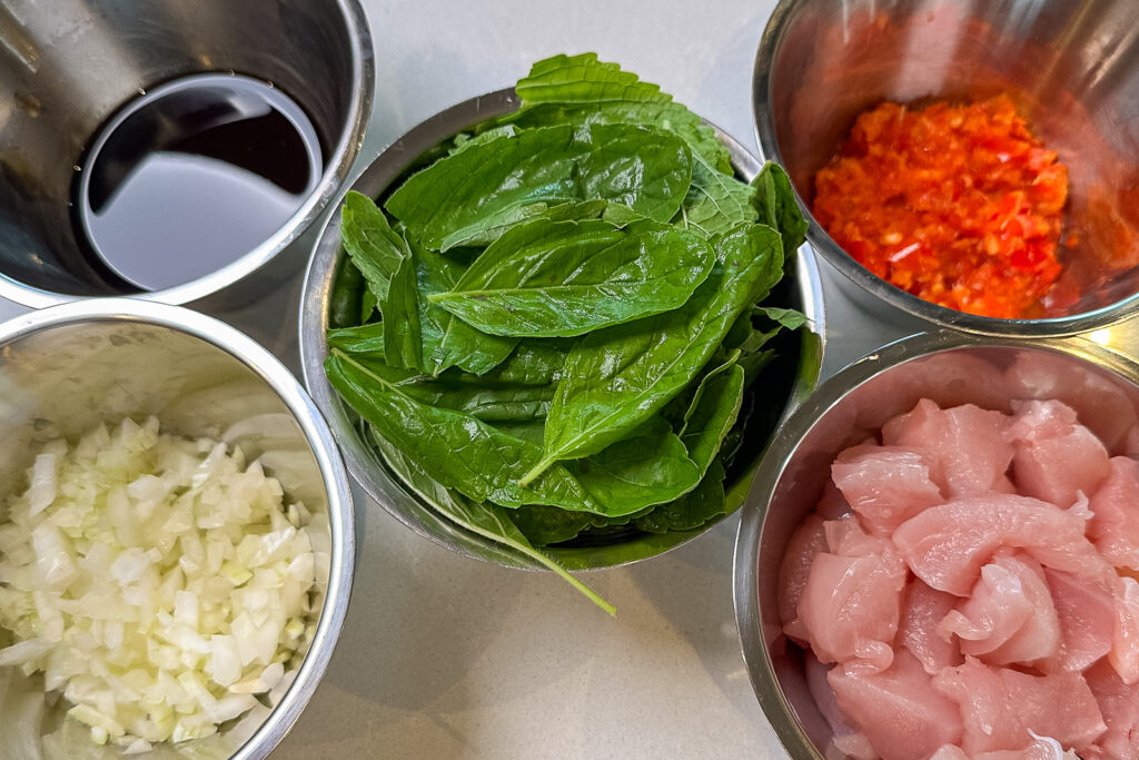 Ingredienser for Pad Kaprao