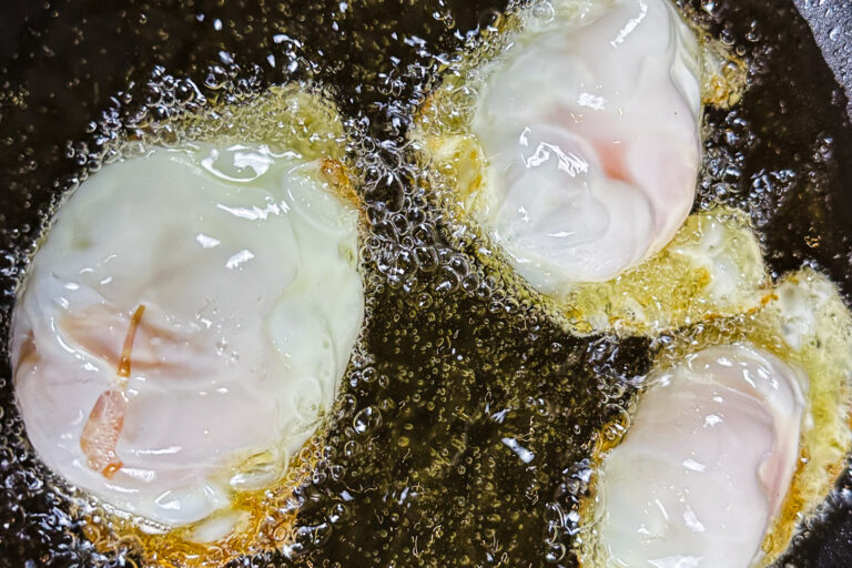 Kai dao – egg friteres for pad kaprao