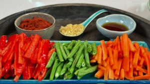 Svinenakke-wok, pad ped moo