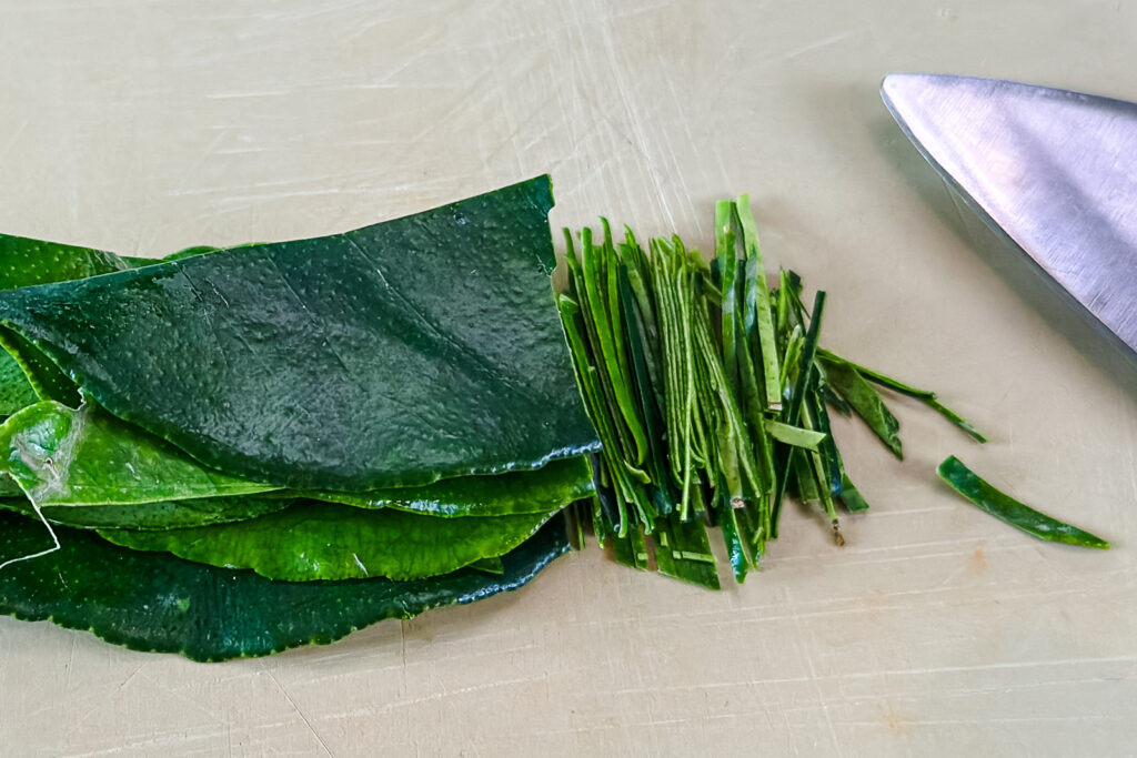 makrut limeblader, finsnittet