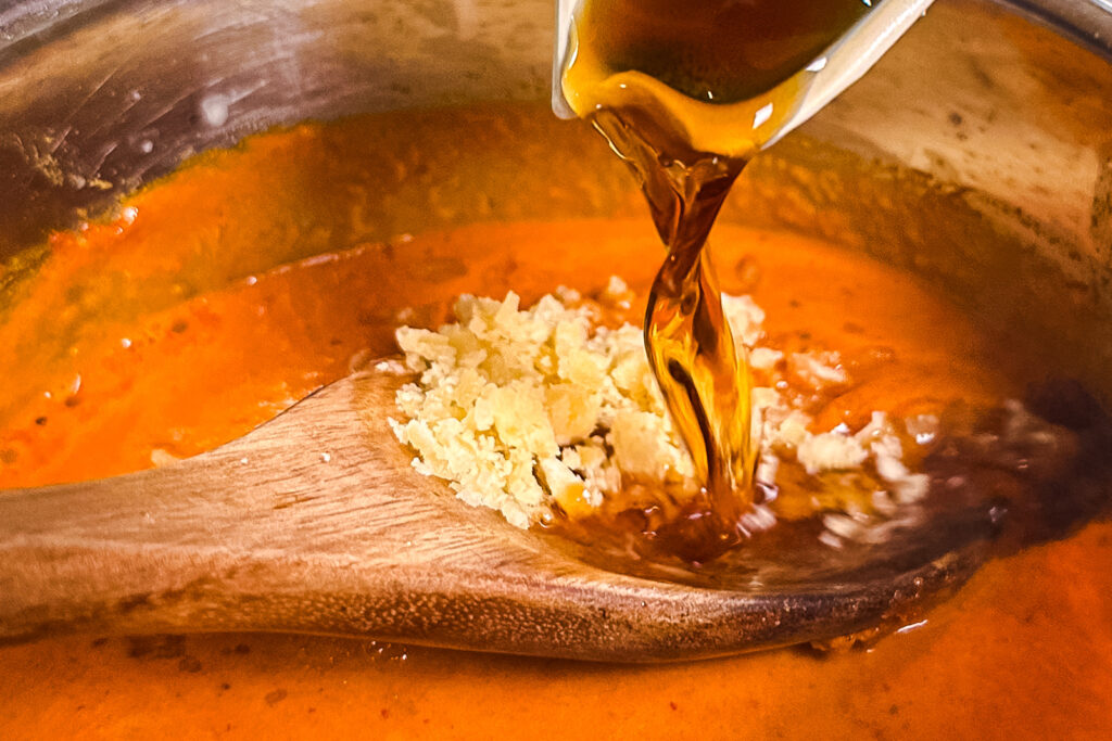 Choo chee pla - Fisk i rød curry palmesukker og fiskesaus