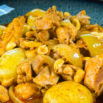 Massaman curry med kylling ferdig rett