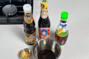 Pad Kaprao Moo - ingredienser til woksausen