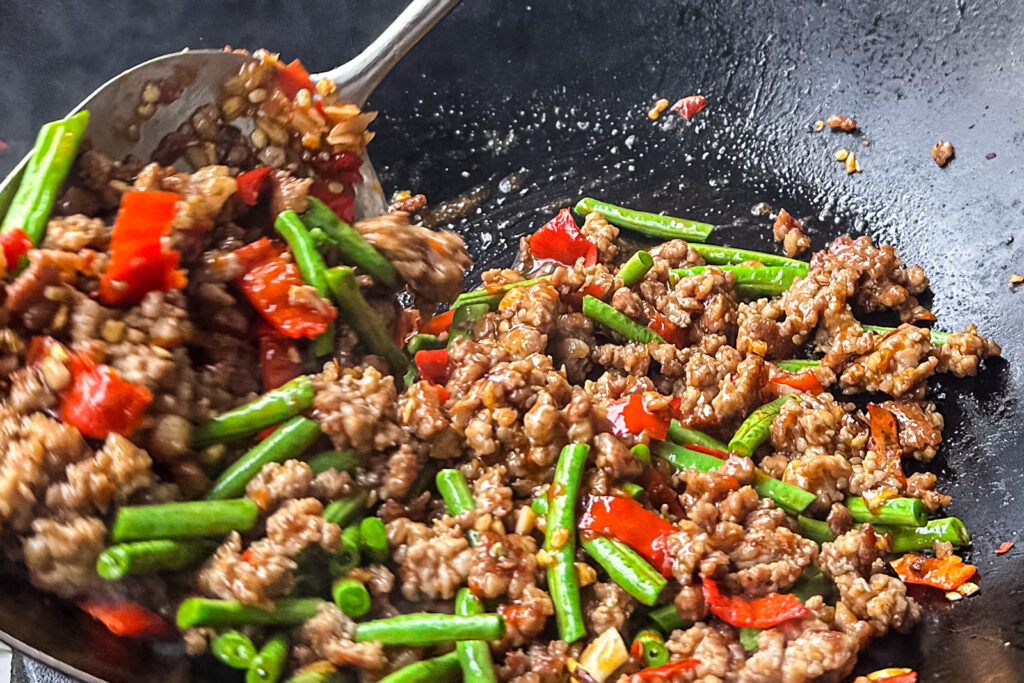 Pad Kaprao Moo - woking på høy varme