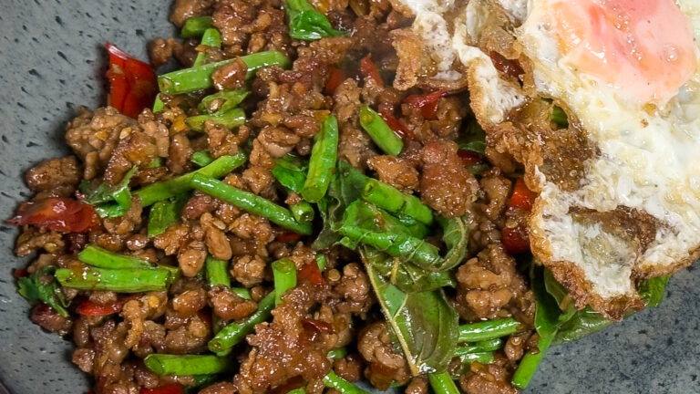 Pad kaprao moo - ferdig rett