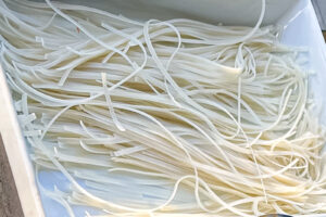 Pad Thai &ndash; Nudler ferdig bl&oslash;tlagt, klare for wok