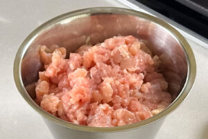 Laab gai – lun salat med hakket/grovmalt kylling Kylling hakket