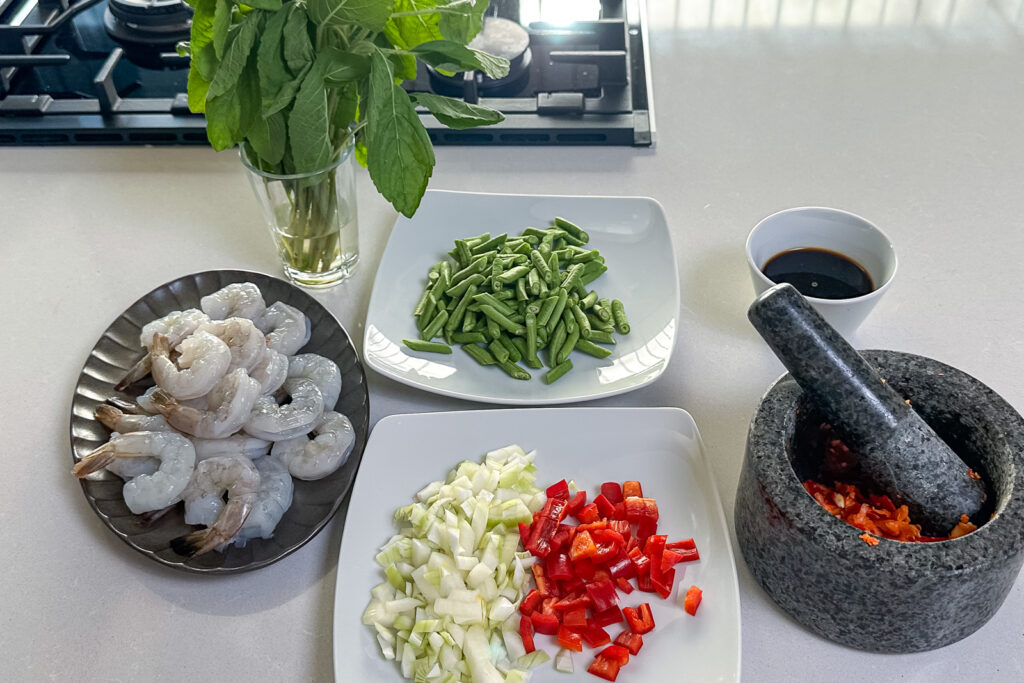Pad Kaprao Goong - Ingredienser