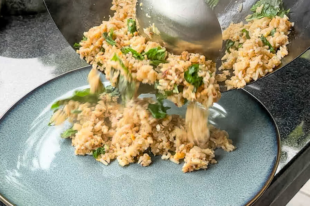 Khao Pad Kai, Fried rice - fra wok til servering