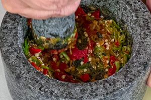 Korianderstilker, chili og hvitl&oslash;k mortes