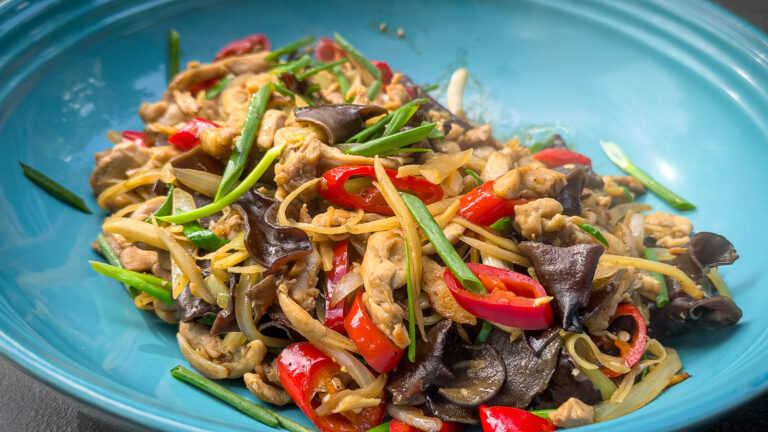 Wokbase Gai pad khing