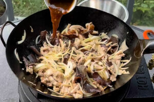 Gai Pad Khing